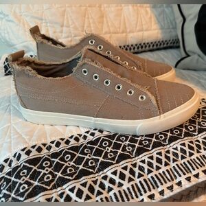 NWOT Girlie girl original shoes. Size 9